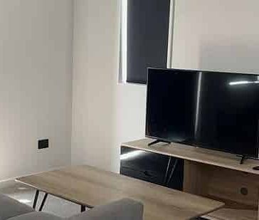 Ready to move in - fully furnished unit - Photo 3