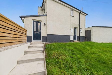 3 bedroom semi-detached house to rent - Photo 4