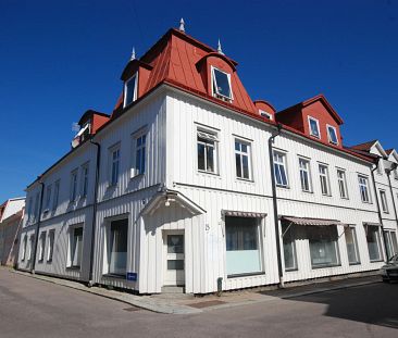 Sala Centrum: Ljus välplanerad trea högst upp - Photo 3