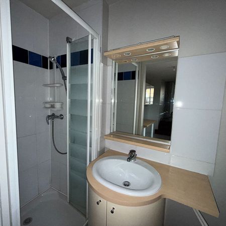 STUDIO 35 M² - HYPER CENTRE-VILLE - Photo 4