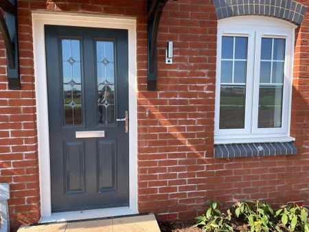 2 bedroom semi-detached house to rent - Photo 3