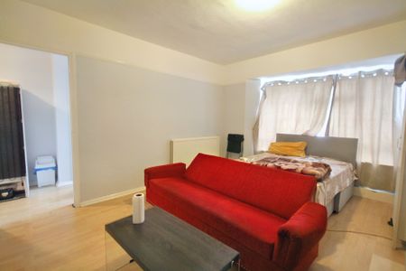 Bartram Close, Uxbridge, UB8 - Photo 4