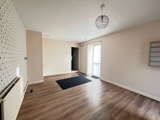 Meadow Side, Ammanford, SA18 - Photo 1