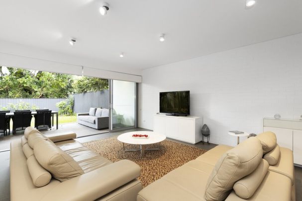 Stylish Furnished Home in the Heart of Clovelly - Photo 1