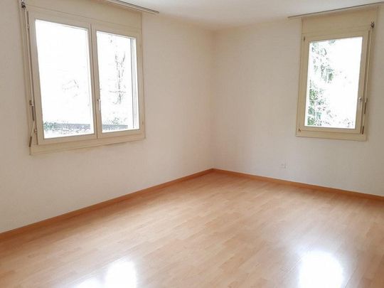 Schöne 4.5 Zimmer Wohnung mit Balkon - Foto 1