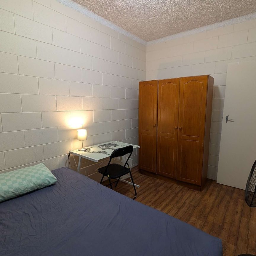 Renown Park - Photo 1