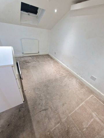 3 Bed Flat, Morden Road, SW19 - Photo 5