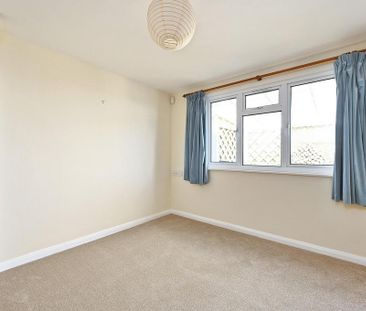 4 bedroom detached house to rent - Photo 2