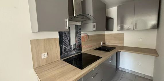 Location Appartement 1 pièce 23m² EVENOS 83330 - Photo 2