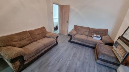 4 bedroom terraced house to rent - Photo 2