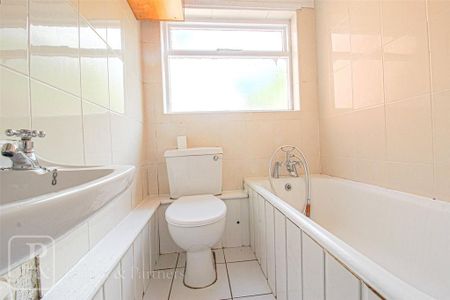 3 bedroom terraced house to rent - Photo 5