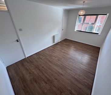 2 bedroom maisonette to rent - Photo 6