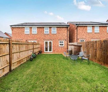 Flint Avenue, Havant - Photo 2