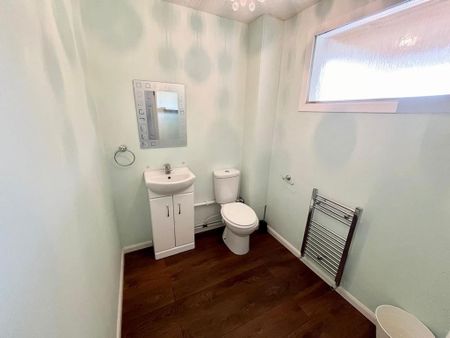 4 bedroom terraced house to rent - Photo 5