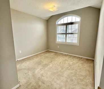 For Lease - 5 Holroyd Street Unit# Upper, Ajax, Ontario - Photo 6