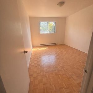 Grand 4 1/2 Longueuil rue Front - Photo 2