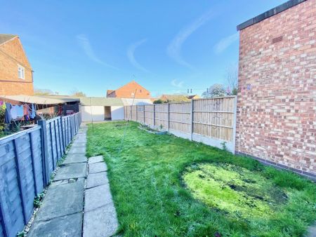 2 bedroom terraced house to rent - Photo 3