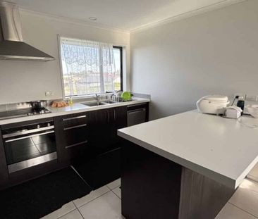 THREE BEDROOM - FEILDING - Photo 1