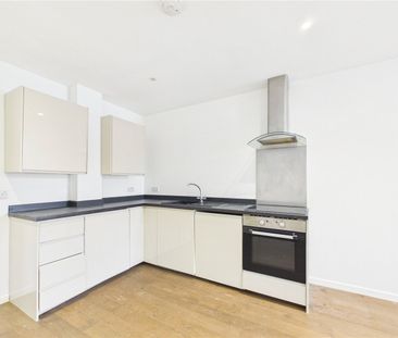 High Street, Theale, Reading, Berkshire, RG7 - Photo 3