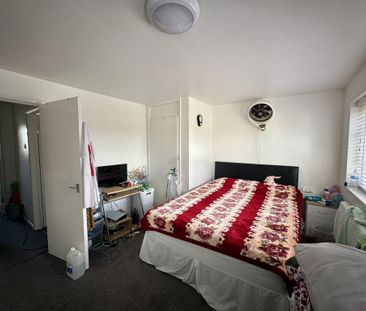 2 bedroom property to rent - Photo 3