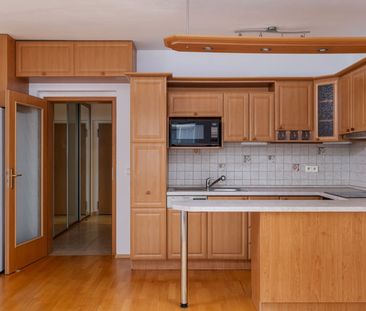 Pronájem bytu 1+kk • 39 m²Jemnická, Praha - Michle - Photo 1