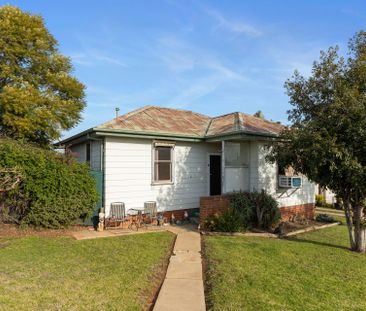 Neat & Tidy Close to Shops - Photo 5