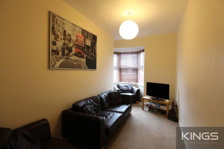 4 bedroom apartment to rent - Photo 3