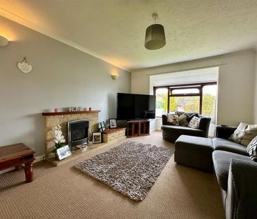 3 bedroom detached bungalow to rent - Photo 4