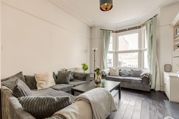 5 bedroom end of terrace house to rent - Photo 1