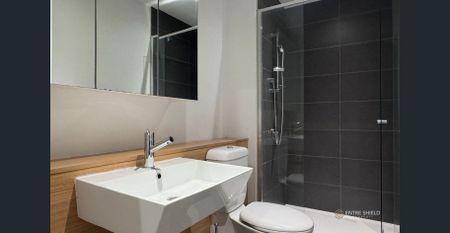 Perfect location apartment in Southern Cross! - Photo 2