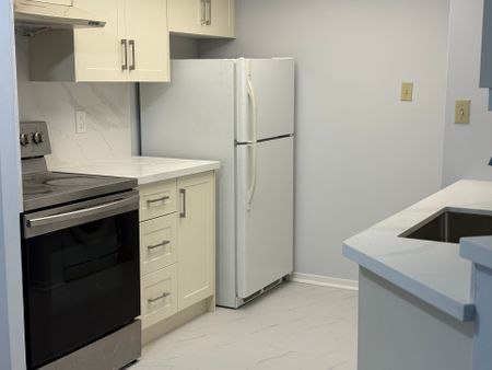 For Lease - 1001 Bay Street Unit# 1802, Toronto, Ontario - Photo 2