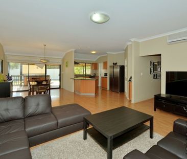 Spacious Family Living Close to the Beach & Golf Course. - Photo 2