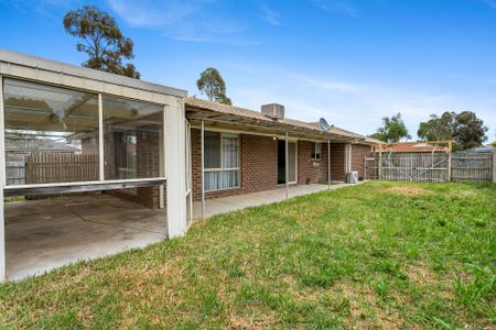 14 Briardale Drive, Werribee. - Photo 4