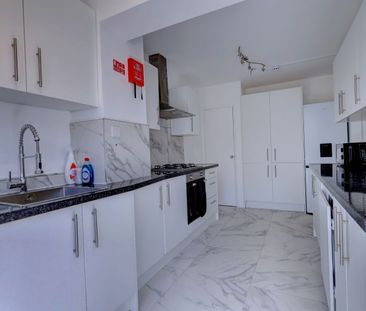 1 bedroom semi detached house to rent - Photo 4