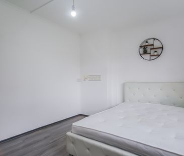 44 Foster Way, - Photo 1