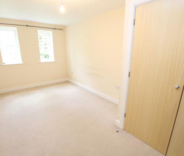 Abingdon Court, Woking, Surrey, GU22 - Photo 3