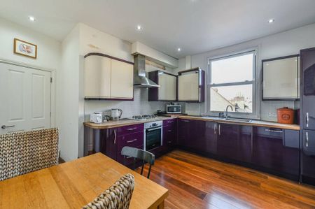 3 bedroom flat to rent - Photo 5