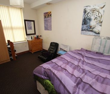 3 Bed - Elizabeth Street, Hyde Park, Leeds - Photo 5