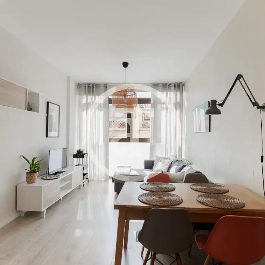 Piso de alquiler en Carrer de Martí, Vila de Gràcia - Photo 1