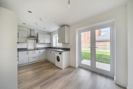 3 bedroom detached house to rent - Photo 5