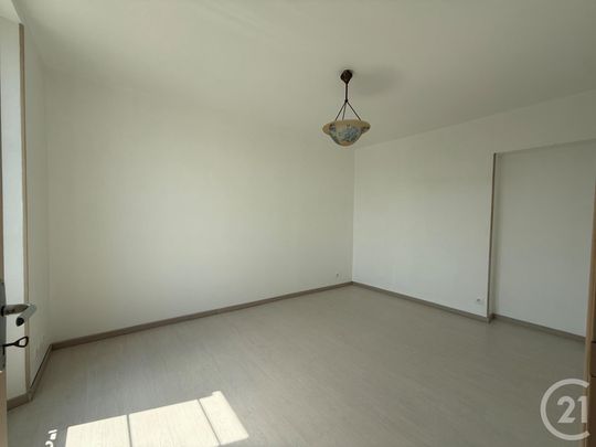 Location Appartement 5 pièces 78m² COULOMMIERS 77120 - Photo 1