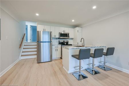 For Lease - 738 Mohawk Road Unit# Upper, Hamilton, Ontario - Photo 3