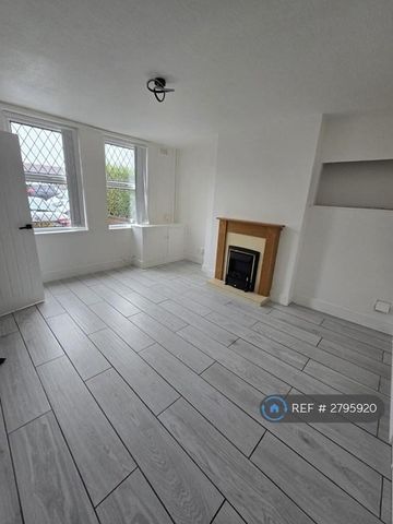 2 bedroom terraced house to rent - Photo 2