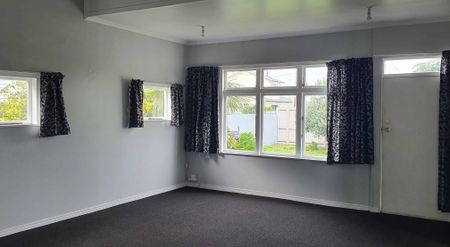 DEVON STREET, 4 BEDROOMS $500 P/W - Photo 2