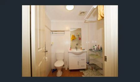 “Exceptional convenience – Approx 100 meters to Westfield!” - Photo 4