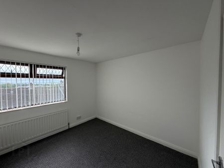 12 Tulleevin Drive, Rathfern, Newtownabbey, BT36 6BN - Photo 5