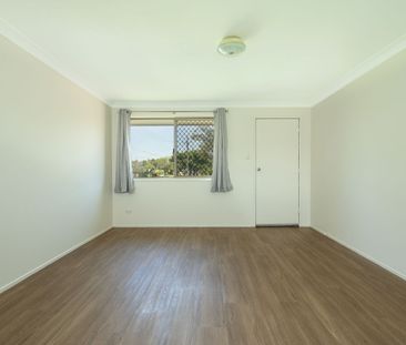 Bright, fresh Unit in Quiet Cul-de-sac - Photo 3