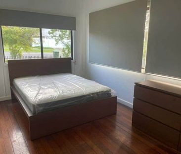 Furnished Home in Prime Southport Location - Photo 5