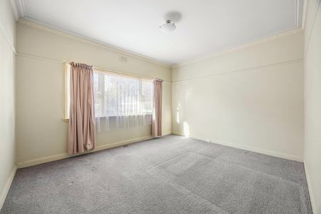 EXCELLENT HOME IN GREAT LOCATION WITH LARGE YARD - Photo 4
