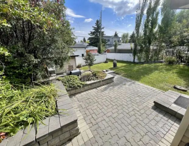 Main Floor, 2BR, with large garden, parking | Calgary - Photo 1